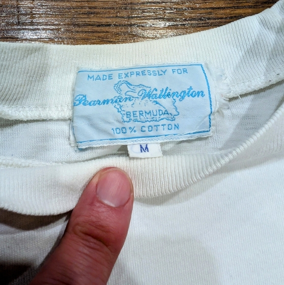 80s Vintage Bermuda Tshirt bold piranha print - Picture 2 of 6